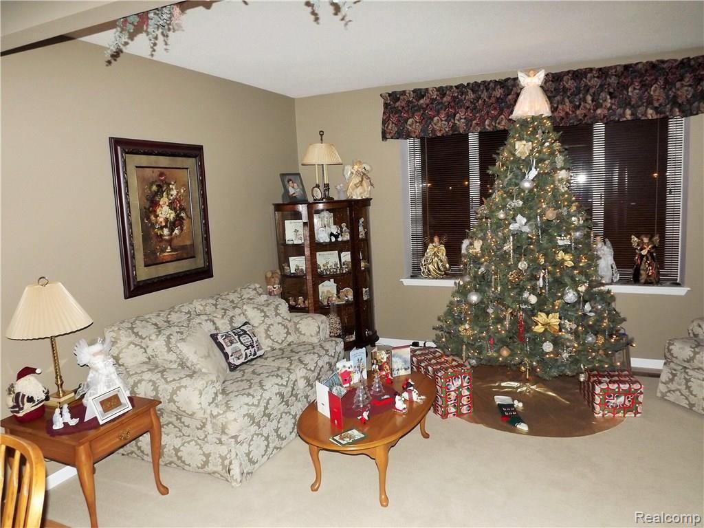 Living room 2.JPG