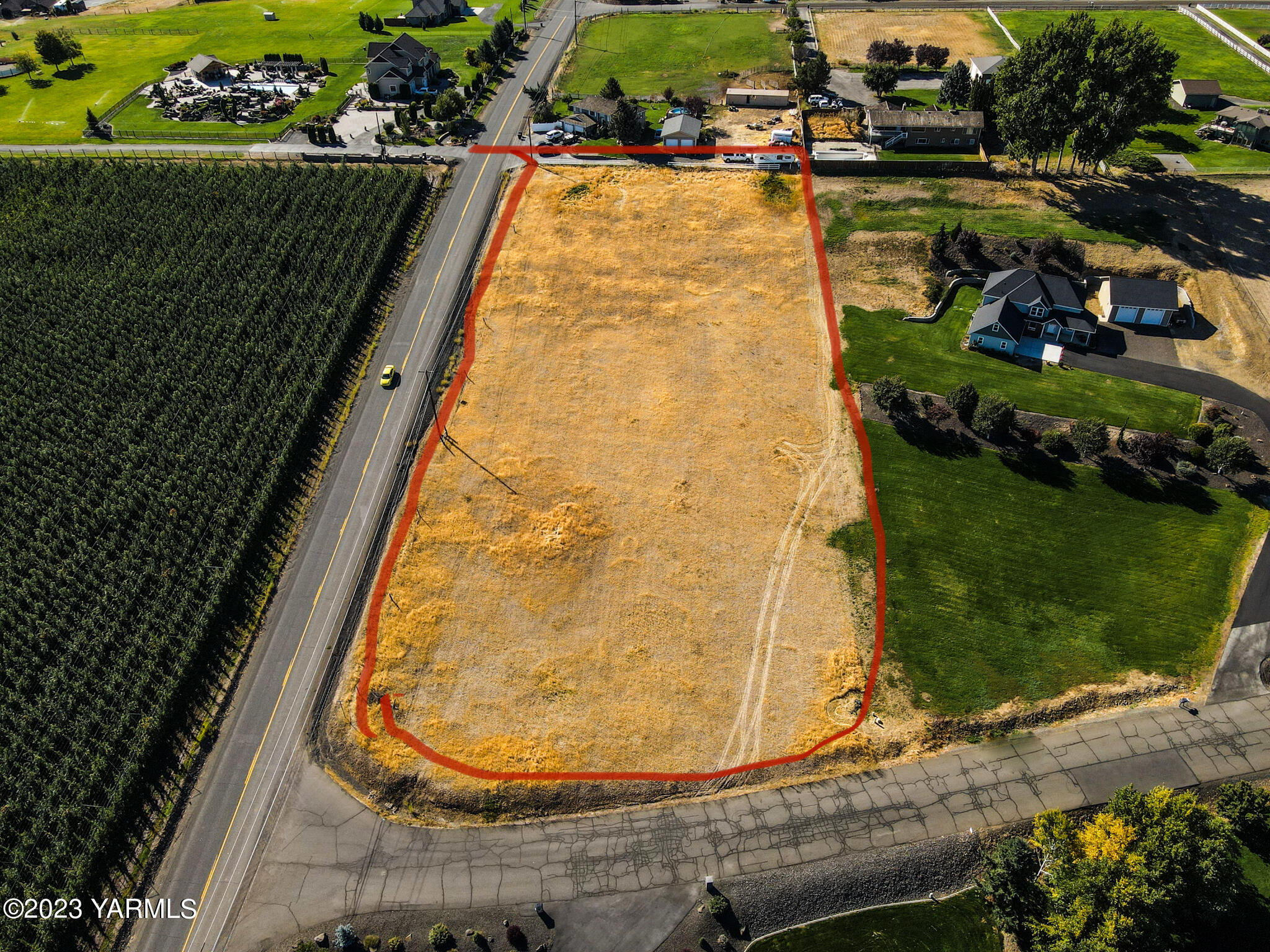 11200 Flintstone Road Yakima, WA 98908 - Photo 9 of 10 a view of swimming pool