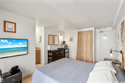 $264,000 | 2463 Kūhiō Avenue, Unit 607, Honolulu, HI 96815
