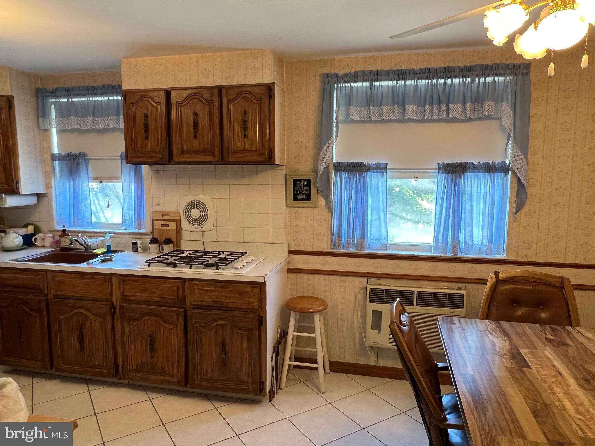 9156 Ryerson Road Philadelphia, PA 19114 - Photo 6 of 26 Gallery Image 6
