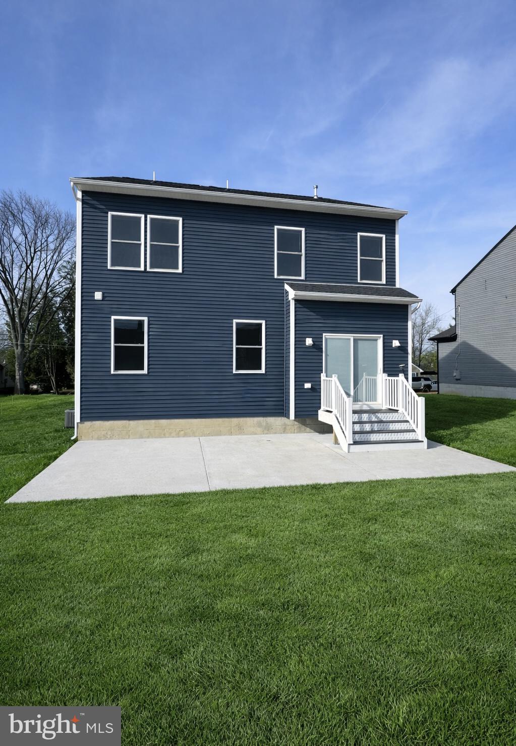 229 Ridge Avenue Blackwood, NJ 08012 - Photo 2 of 24 a front view of a house with a yard and trees