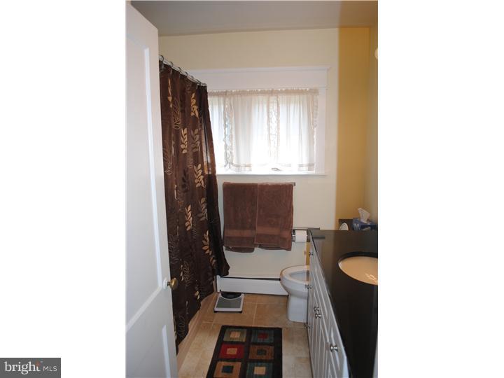 28 Llandillo Road Havertown, PA 19083 - Photo 10 of 20