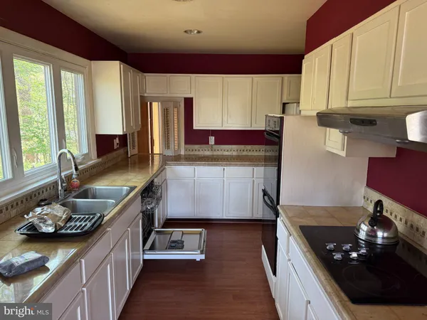 $4,700 | 11627 Pine Tree Drive, Fairfax, VA 22033