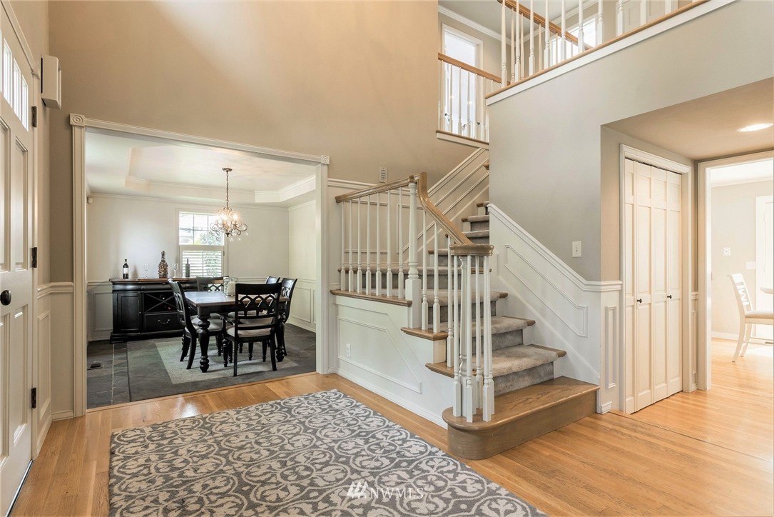 802 Aloha Place Edmonds, WA 98020 - Photo 2 of 25 Gallery Image 2