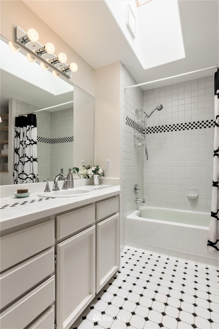 802 Aloha Place Edmonds, WA 98020 - Photo 18 of 25 Gallery Image 18