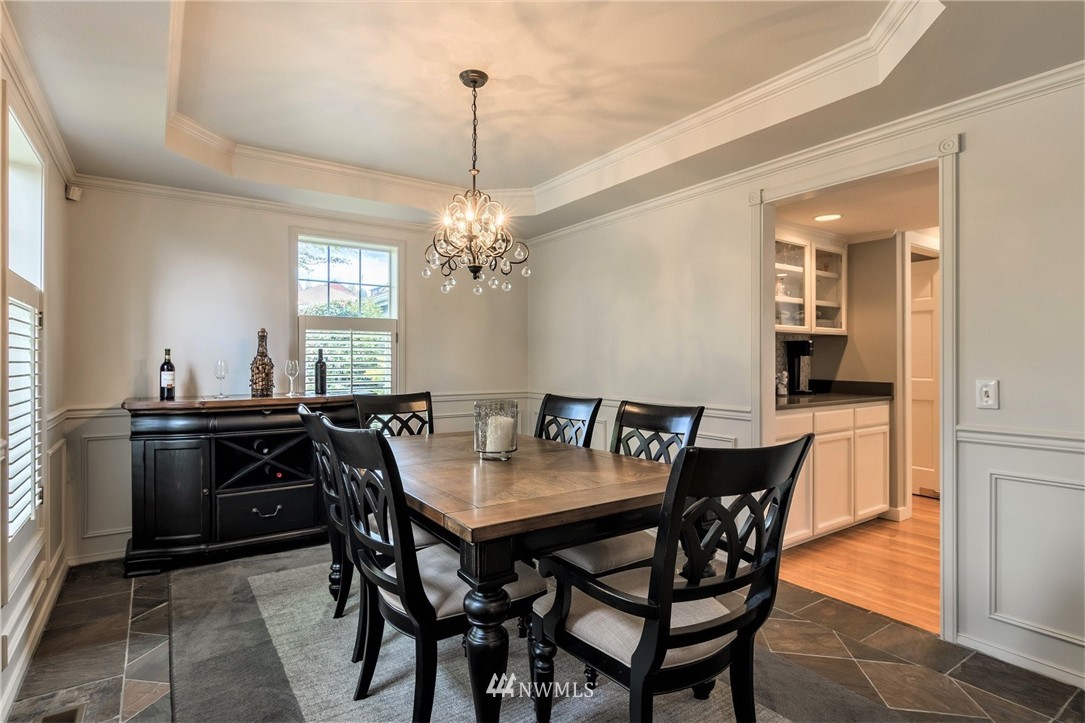 802 Aloha Place Edmonds, WA 98020 - Photo 3 of 25 Gallery Image 3