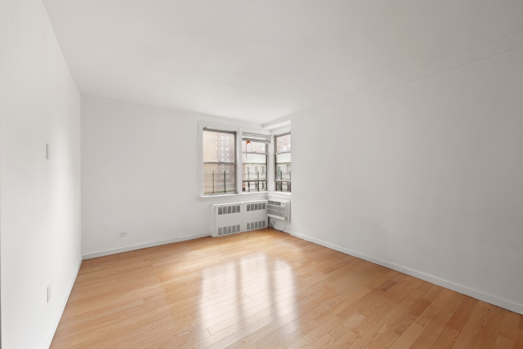 50 Bayard Street, Unit 4L Manhattan, NY 10013 - Photo 2 of 9 Photo 2