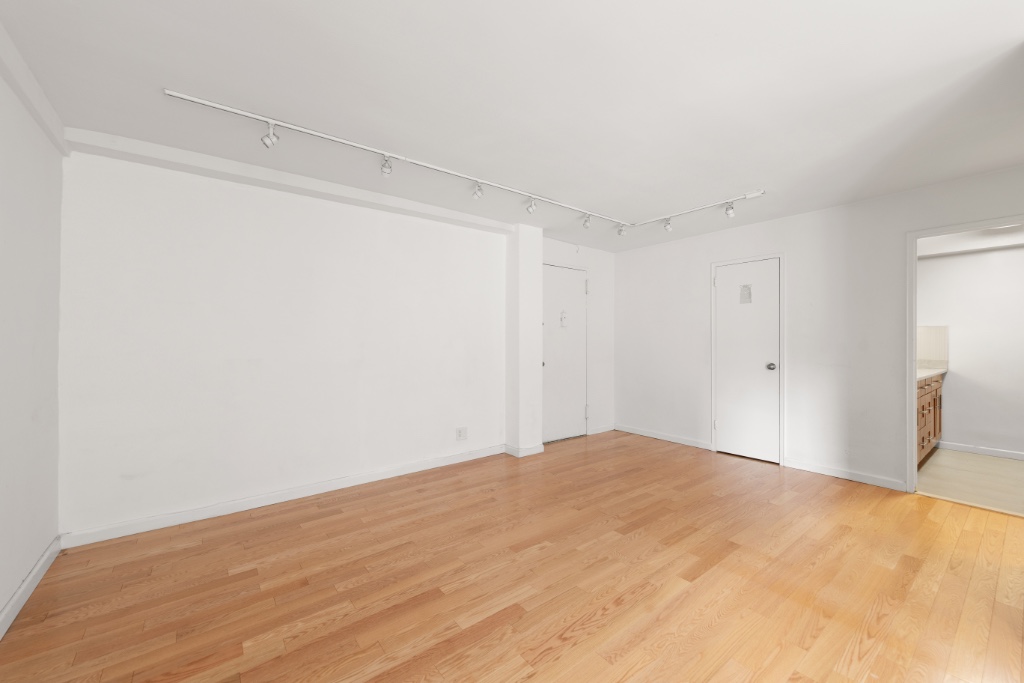 50 Bayard Street, Unit 4L Manhattan, NY 10013 - Photo 4 of 9 Photo 4