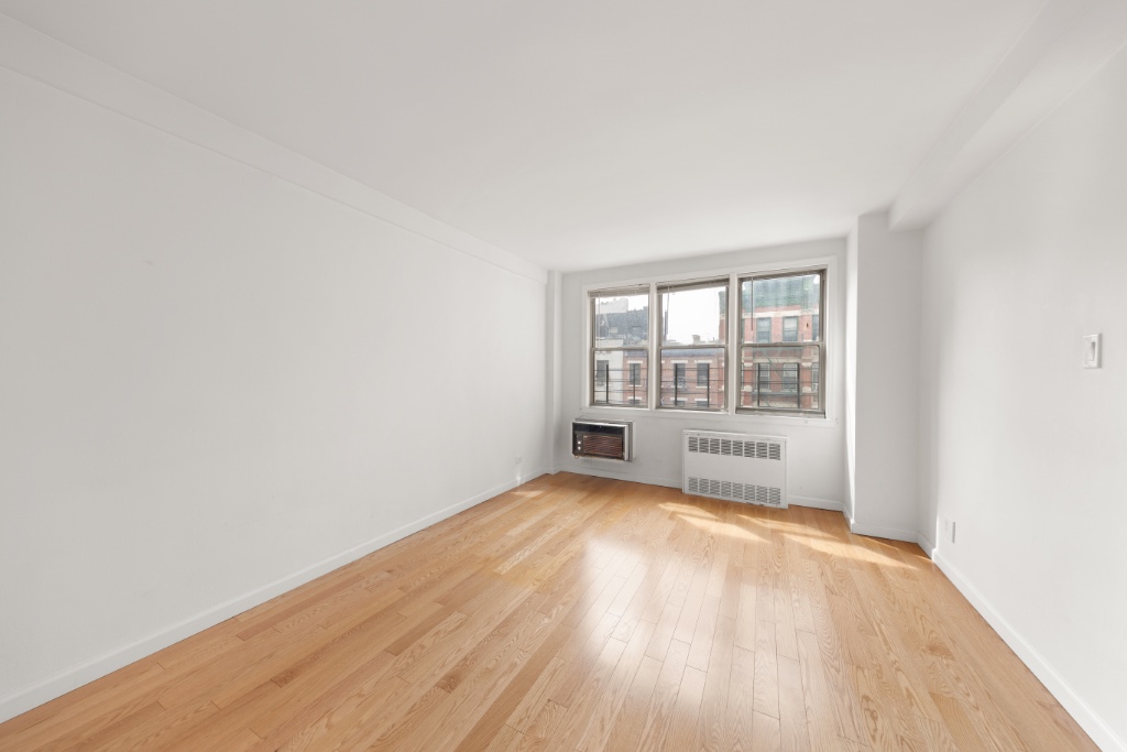 50 Bayard Street, Unit 4L Manhattan, NY 10013 - Photo 6 of 9 Photo 6