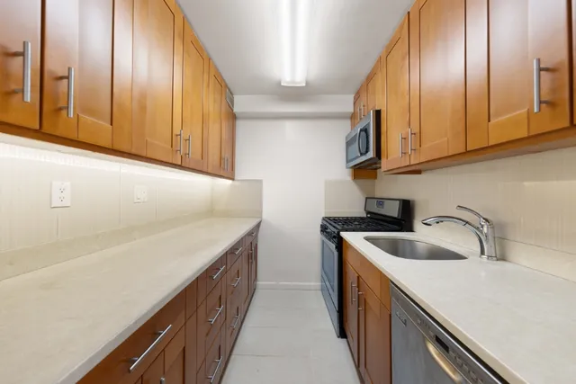 $850,000 | 50 Bayard Street, Unit 4L | Chinatown