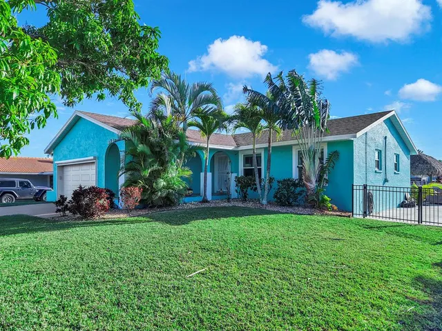 $699,900 | 1016 Spindle Palm Way, Apollo Beach, FL 33572