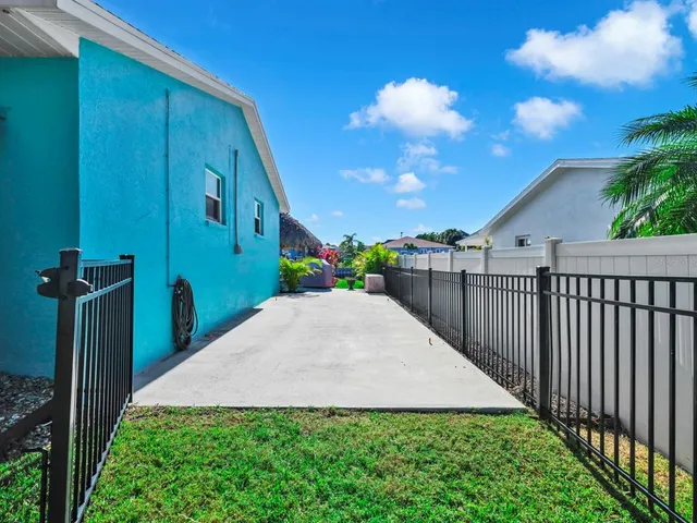 $699,900 | 1016 Spindle Palm Way, Apollo Beach, FL 33572