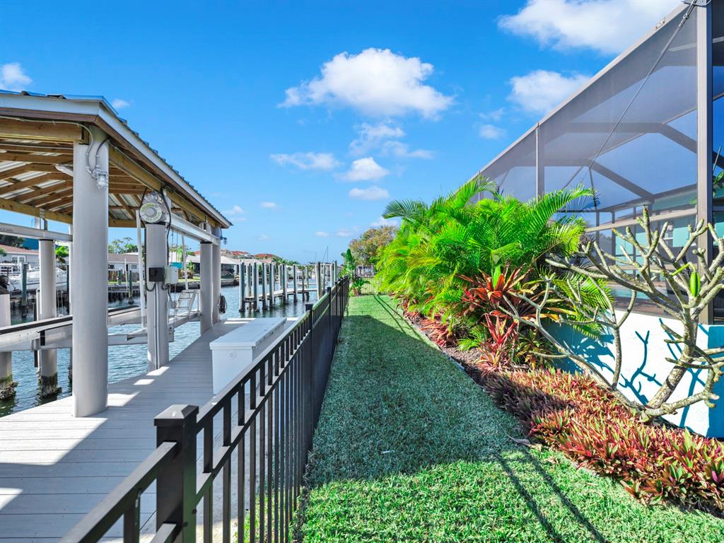 1016 Spindle Palm Way Apollo Beach, FL 33572 - Photo 35 of 61