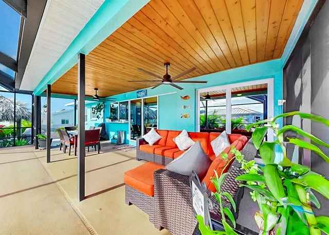 $699,900 | 1016 Spindle Palm Way, Apollo Beach, FL 33572