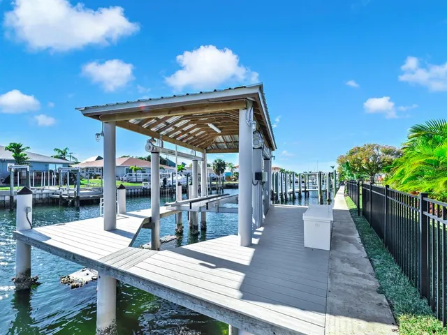 $699,900 | 1016 Spindle Palm Way, Apollo Beach, FL 33572