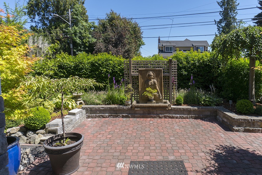 11761 Sand Point Way Northeast Seattle, WA 98125 - Photo 4 of 25