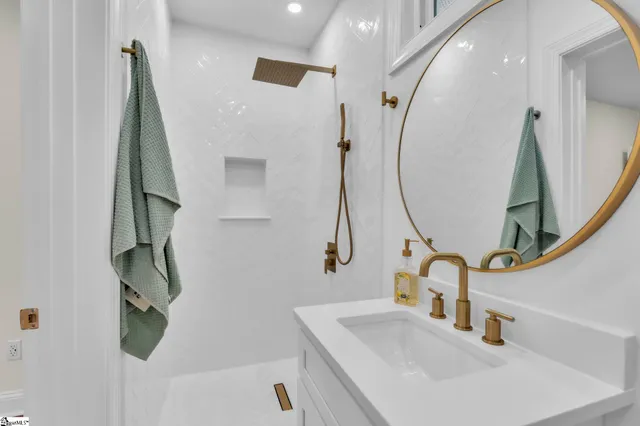 $690,900 | 601 Parkins Mill Road, Greenville, SC 29607