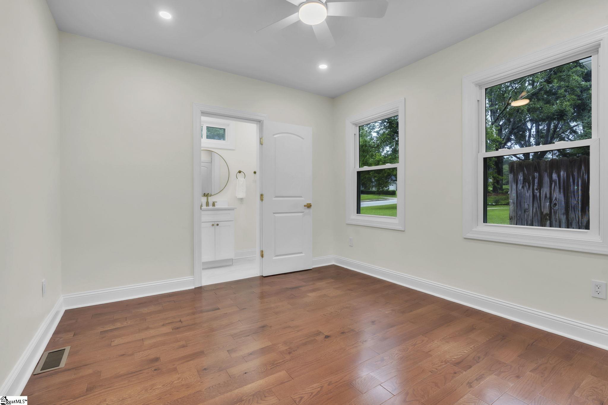 601 Parkins Mill Road Greenville, SC 29607 - Photo 29 of 43