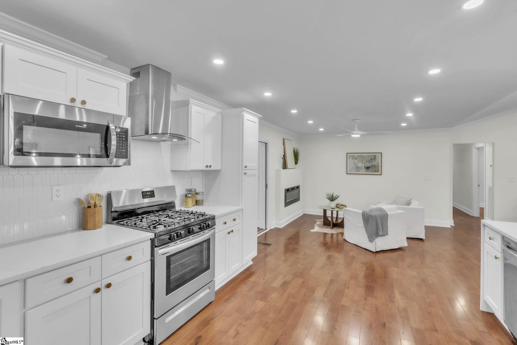 601 Parkins Mill Road Greenville, SC 29607 - Photo 3 of 43