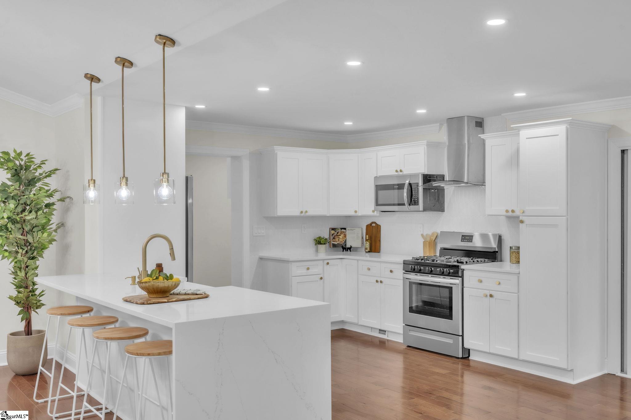 601 Parkins Mill Road Greenville, SC 29607 - Photo 4 of 43