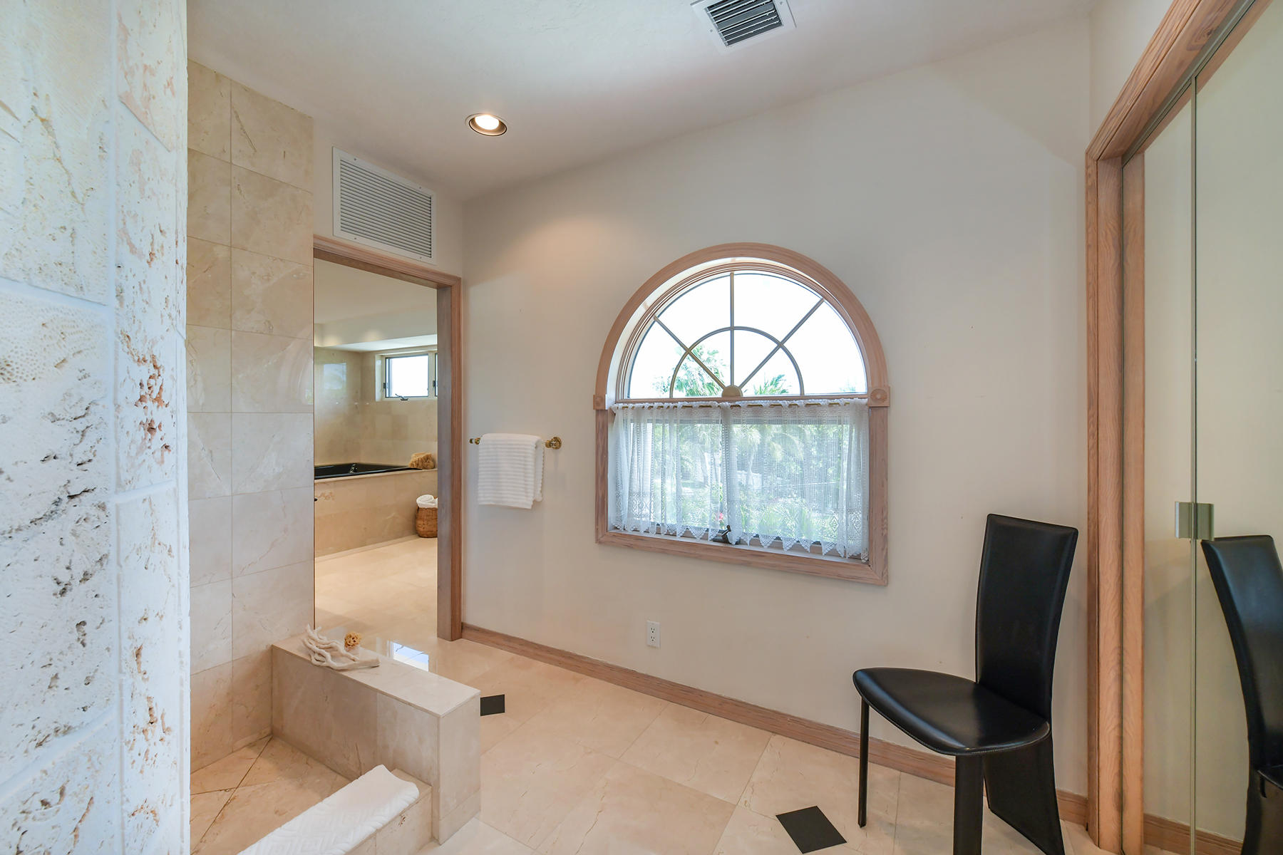 158 Redwing Road Tavernier, FL 33070 - Photo 15 of 45 Master Bath