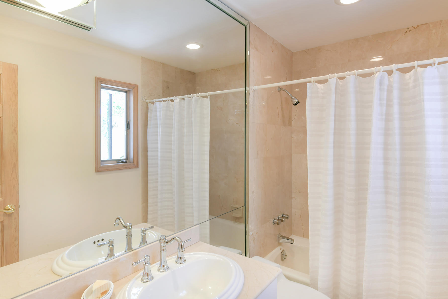 158 Redwing Road Tavernier, FL 33070 - Photo 24 of 45 Guest Bath 2