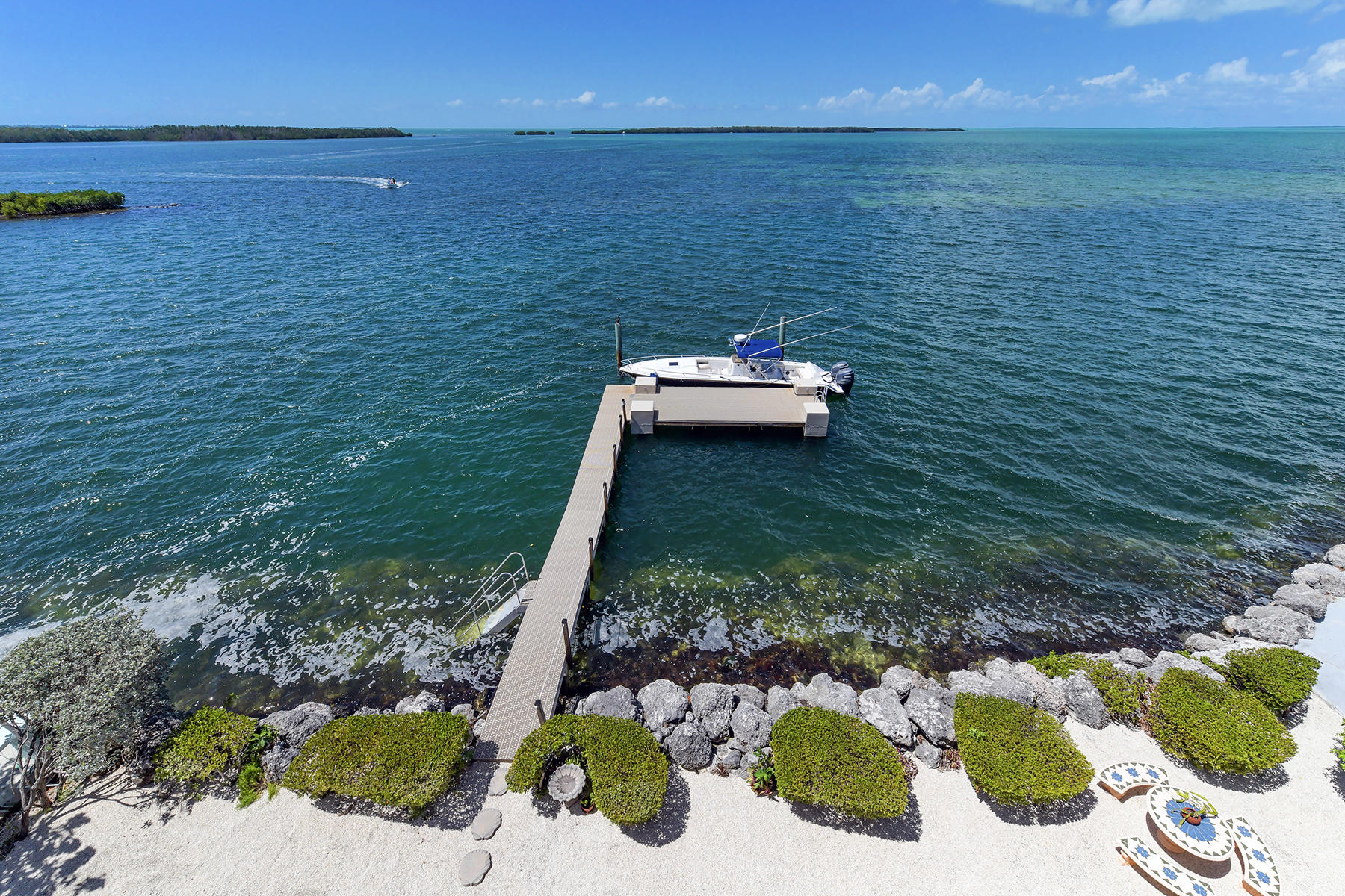 158 Redwing Road Tavernier, FL 33070 - Photo 32 of 45 Great Dockage