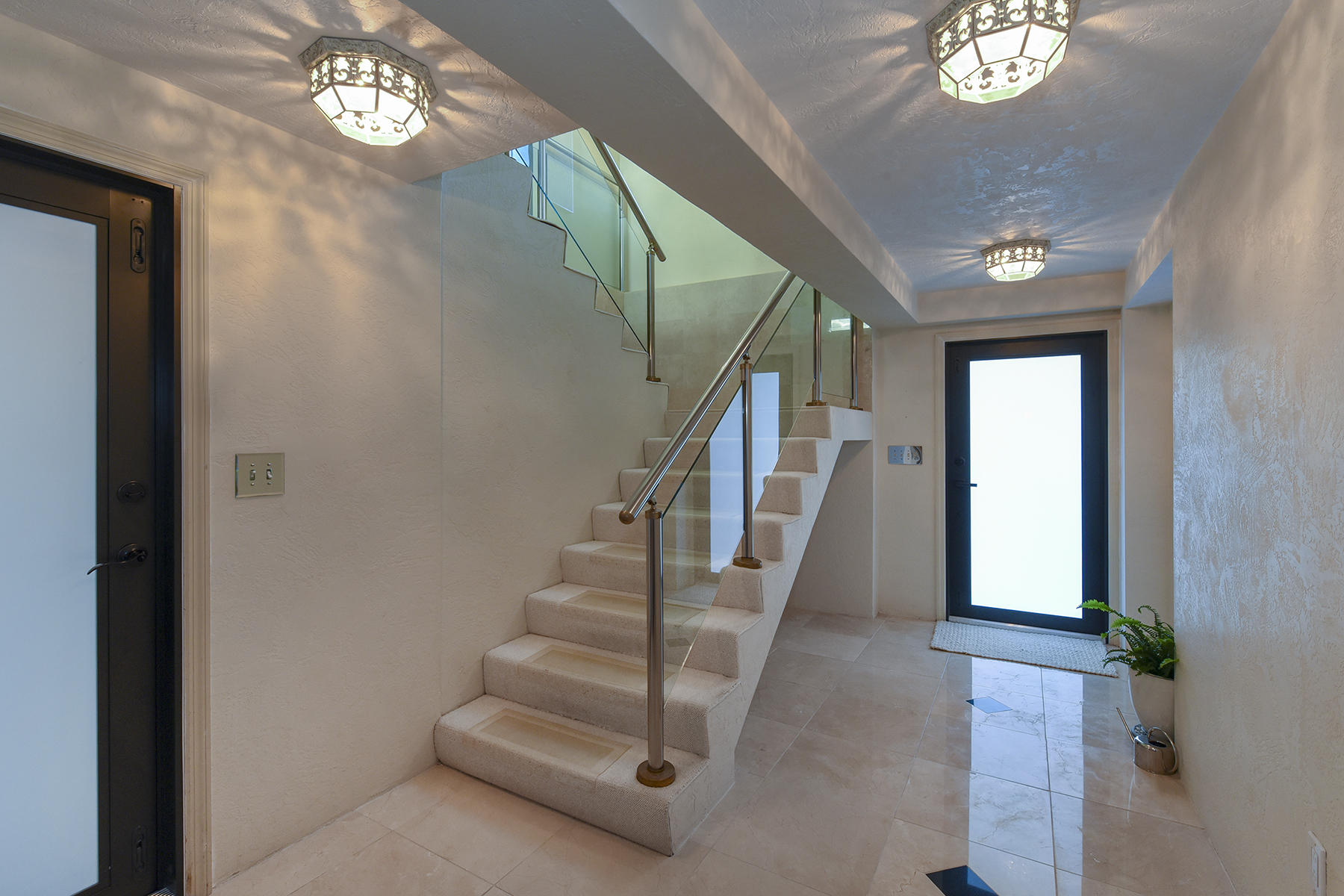 158 Redwing Road Tavernier, FL 33070 - Photo 5 of 45 Foyer
