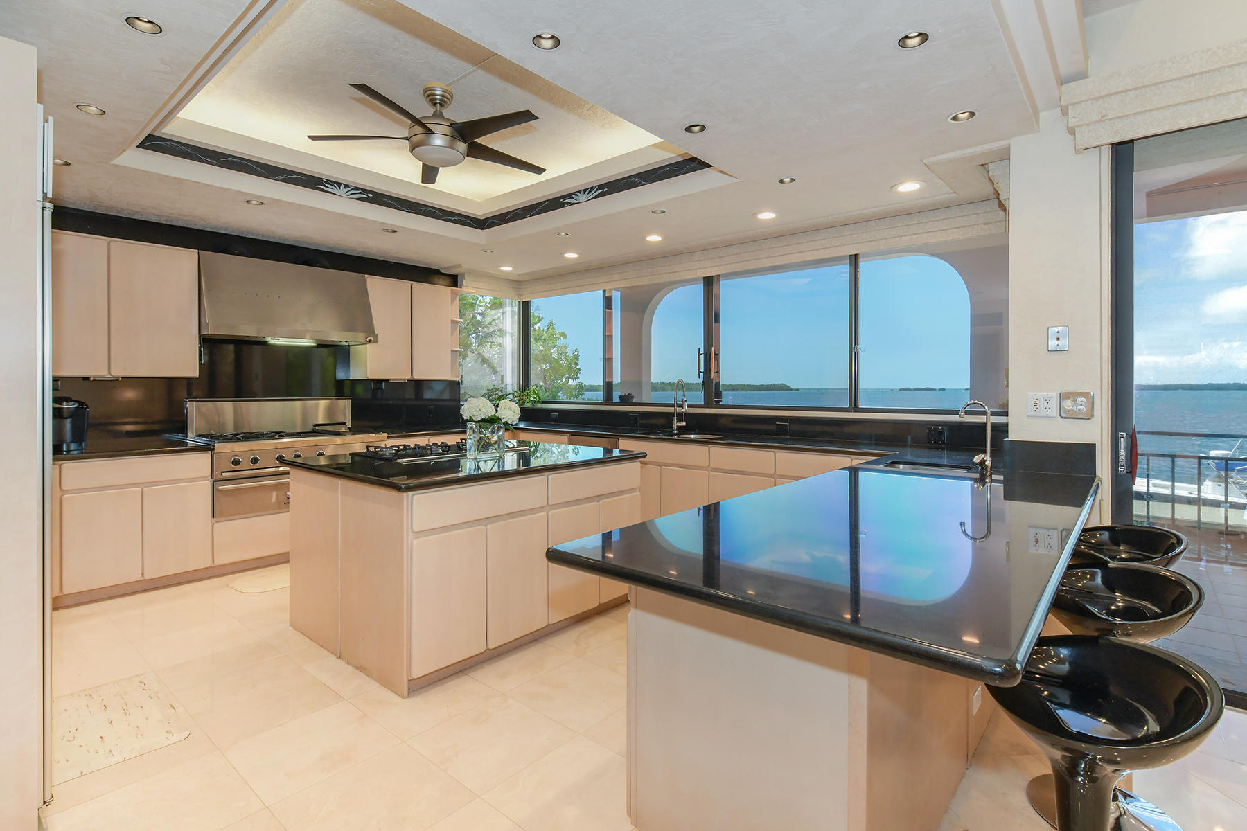 158 Redwing Road Tavernier, FL 33070 - Photo 9 of 45 Spacious Kitchen