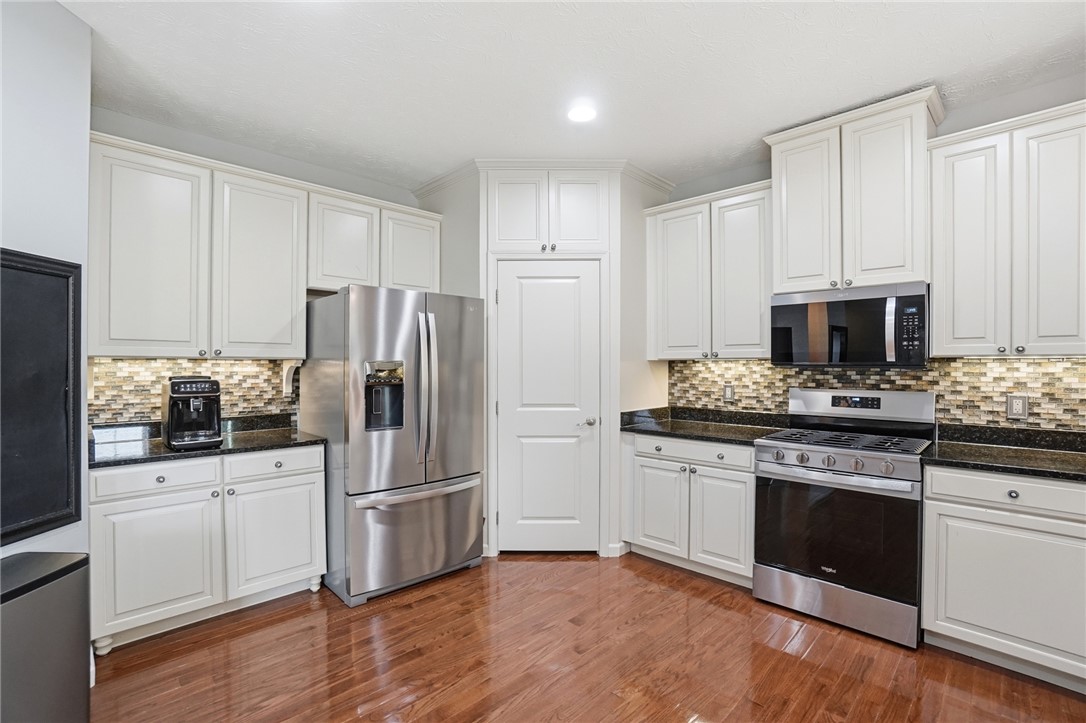 6856 Paragon Road Dayton, OH 45459 - Photo 7 of 44