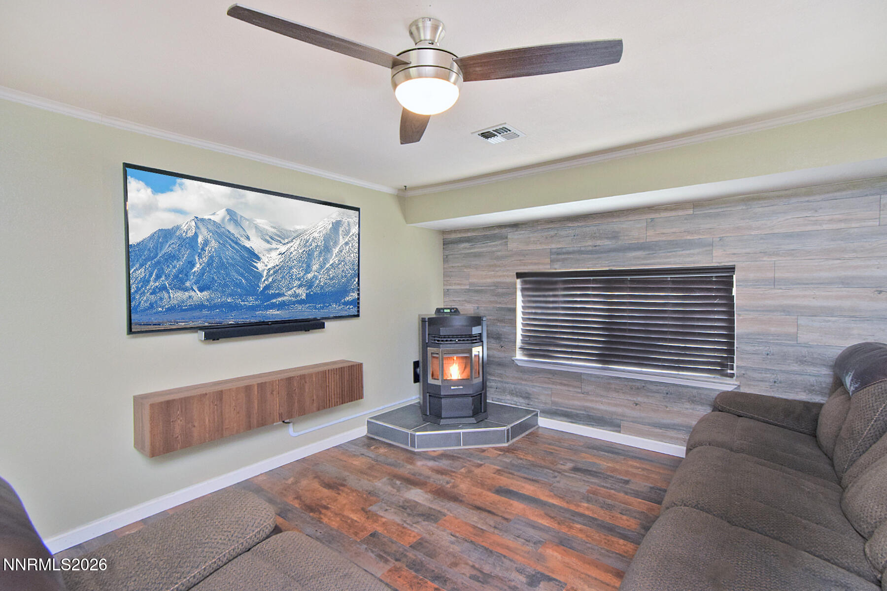 9355 Fremont Way Reno, NV 89506 - Photo 5 of 26 aDSC_0696