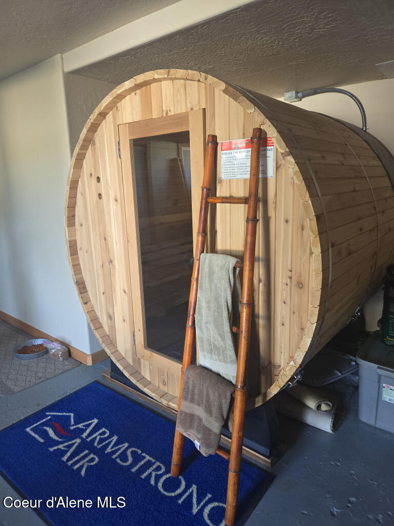 503 Main Street Wardner, ID 83837 - Photo 11 of 22 10