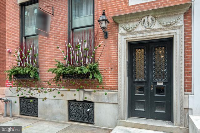 $565,000 | 1724 Spruce Street, Unit 3, Philadelphia, PA 19103