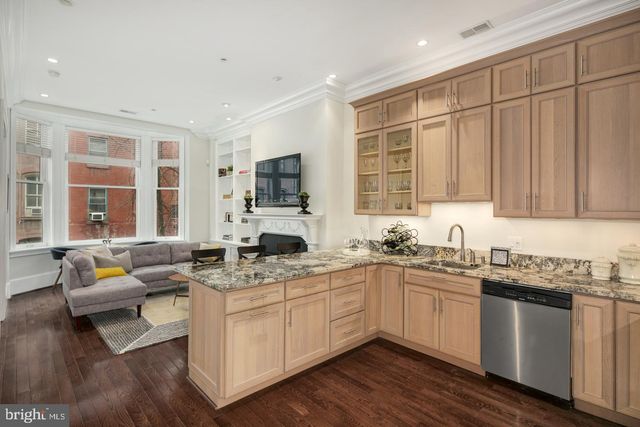 $565,000 | 1724 Spruce Street, Unit 3, Philadelphia, PA 19103