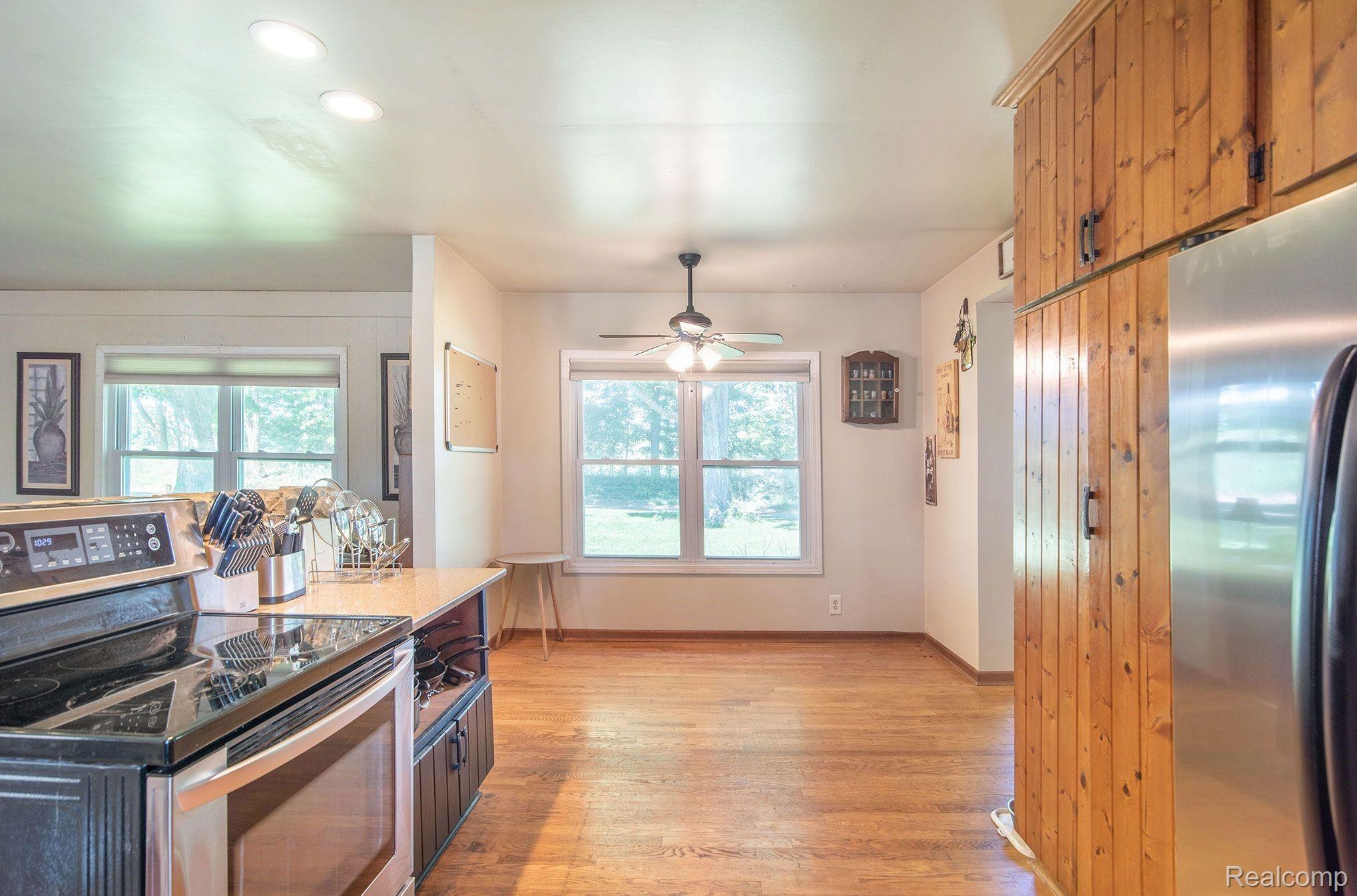 11942 North Latson Road Linden, MI 48451 - Photo 4 of 31 4H_tJhAA.jpeg