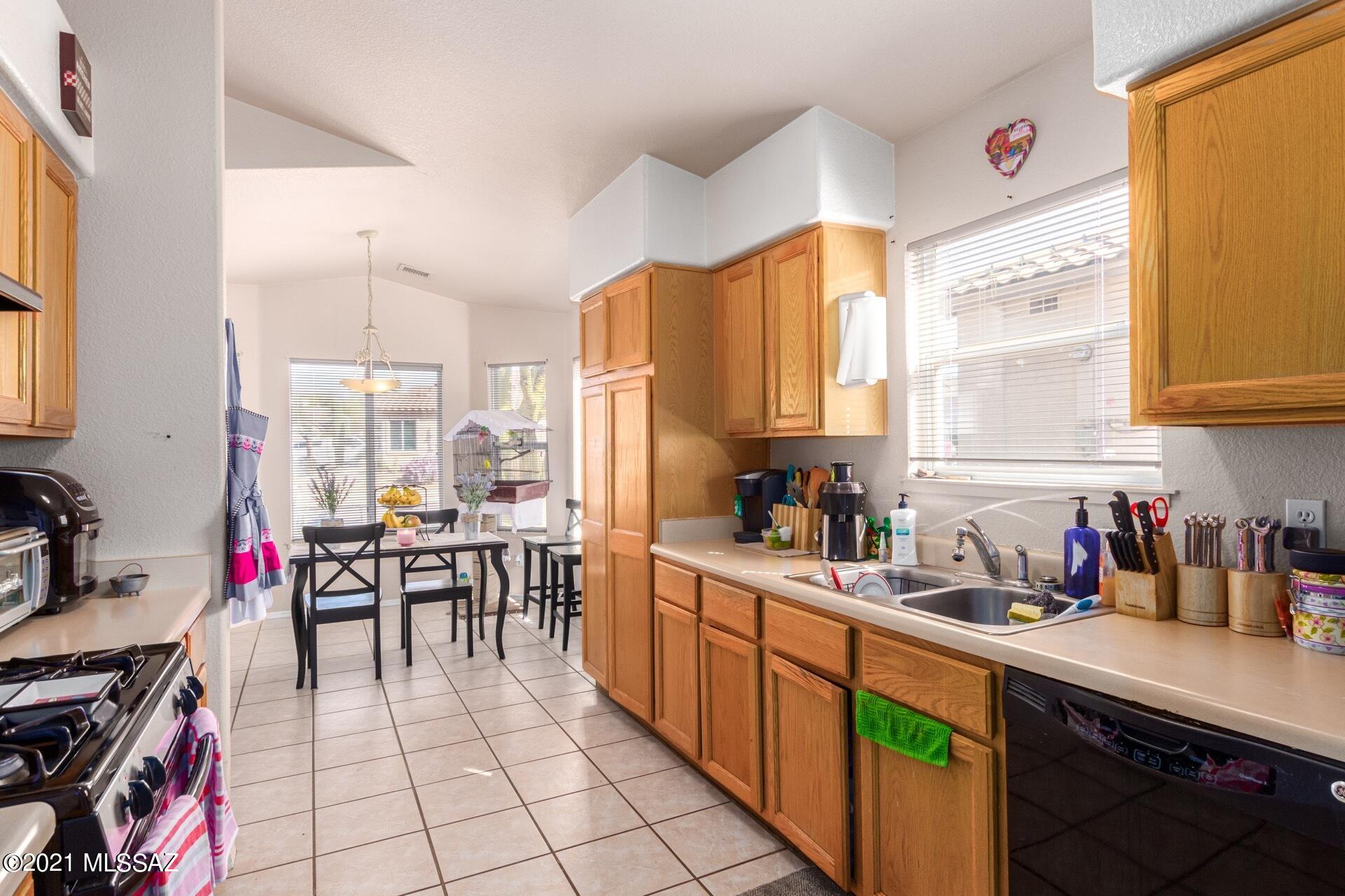 5469 White Dove Road Marana, AZ 85658 - Photo 9 of 26