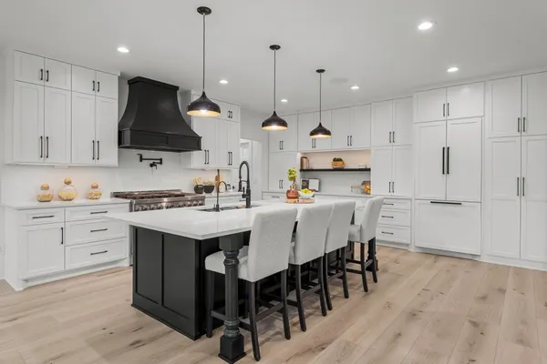 $2,000,000 | 9743 Frontier Lane, Lakeville, MN 55044