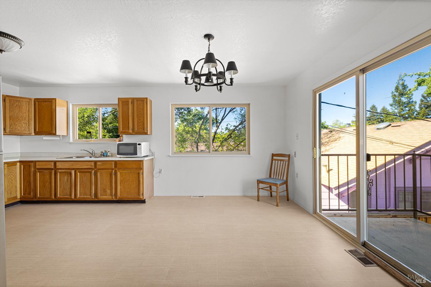 611 Hendley Street Santa Rosa, CA 95404 - Photo 11 of 54