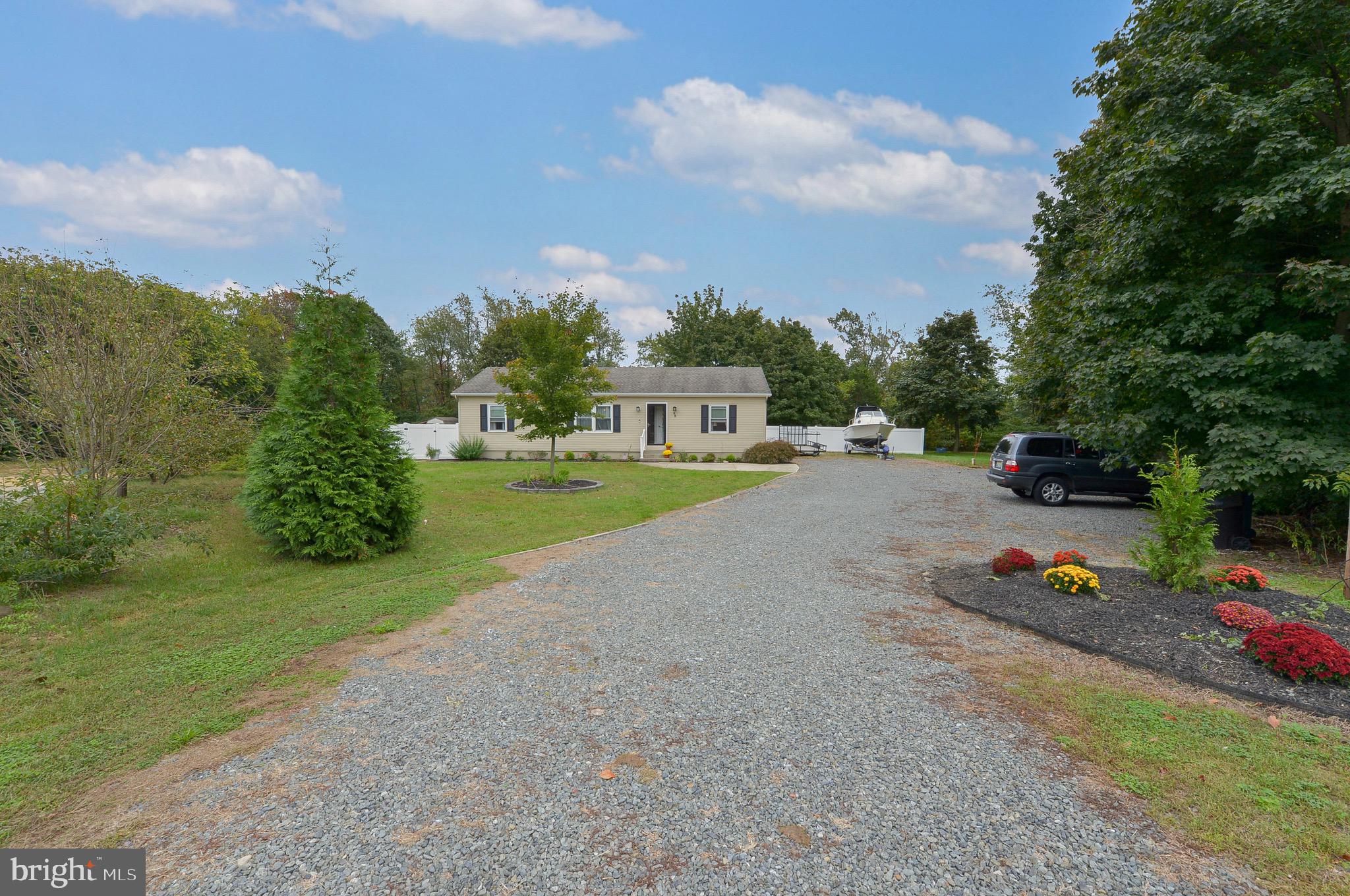 86 East Tomlin Station Road Mickleton, NJ 08056 - Photo 2 of 34
