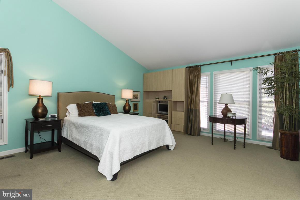 5862 Pimlico Road Baltimore, MD 21209 - Photo 13 of 30 Bedroom (Master)