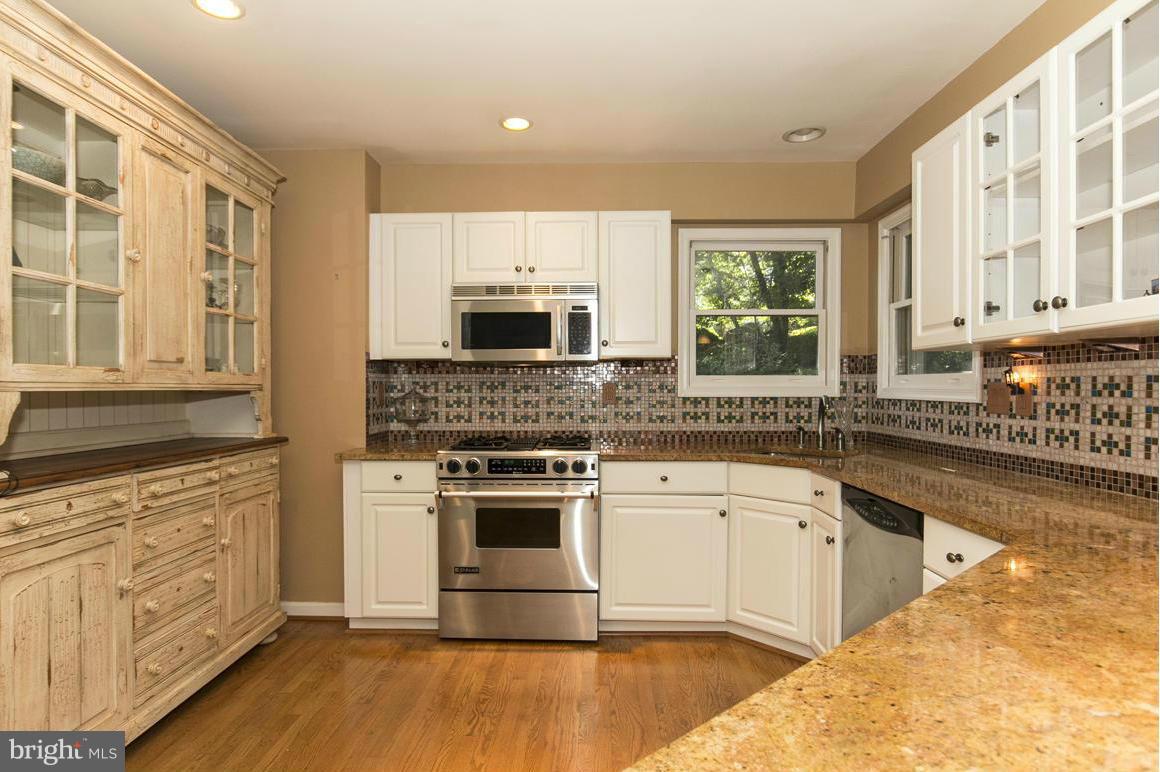 5862 Pimlico Road Baltimore, MD 21209 - Photo 8 of 30 Kitchen