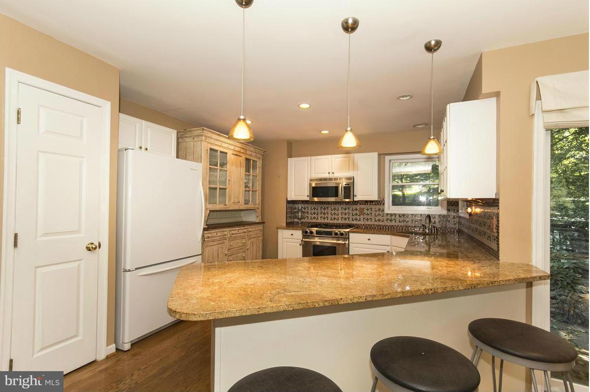 5862 Pimlico Road Baltimore, MD 21209 - Photo 9 of 30 View