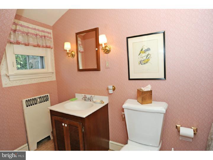 602 Golf Club Road Newtown Square, PA 19073 - Photo 22 of 25 Bathroom