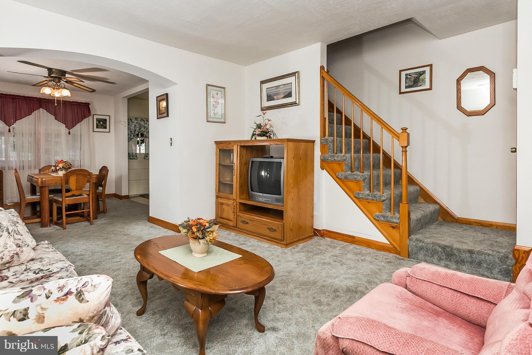 1608 Searles Road Baltimore, MD 21222 - Photo 7 of 21 Living Room