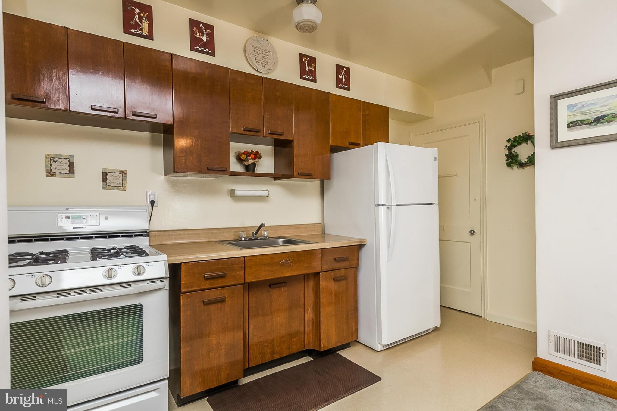 1608 Searles Road Baltimore, MD 21222 - Photo 9 of 21 Kitchen