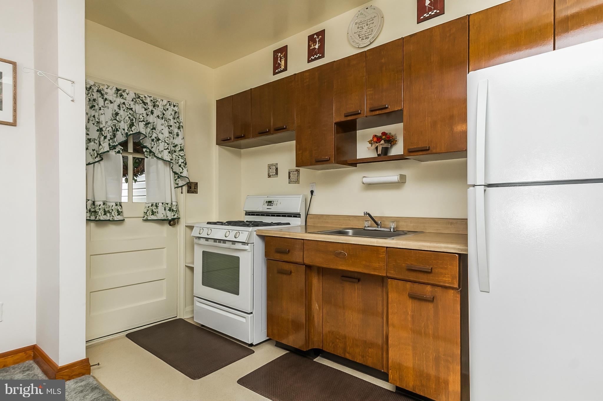 1608 Searles Road Baltimore, MD 21222 - Photo 10 of 21 Kitchen
