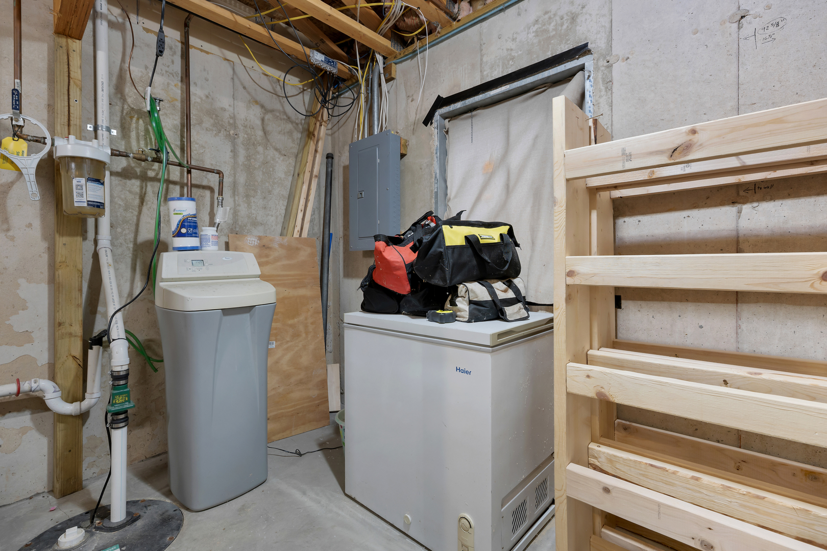 516 Clayton Circle, Unit 516 Sycamore, IL 60178 - Photo 22 of 26 a utility room with dryer and washer