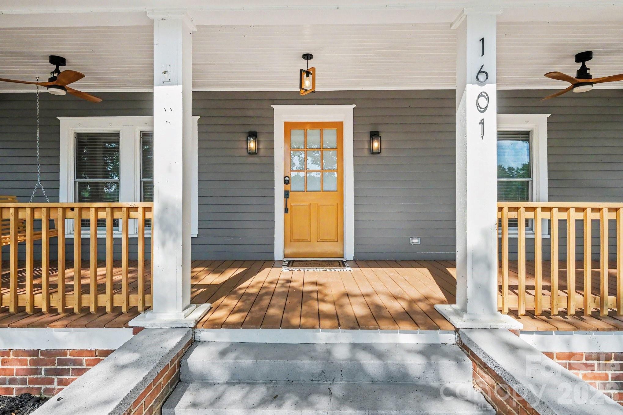 1601 Lawing Road Charlotte, NC 28216 - Photo 5 of 35 Gallery Image 5