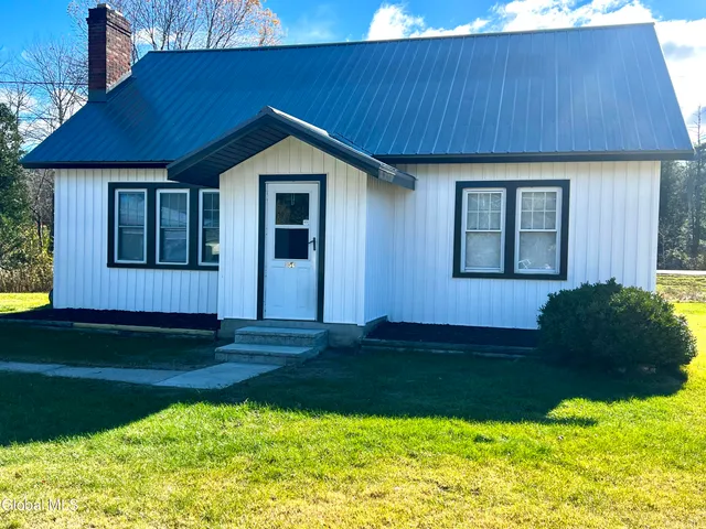 $254,500 | 154 Riceville Road, Gloversville, NY 12078
