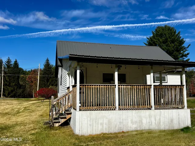 $254,500 | 154 Riceville Road, Gloversville, NY 12078